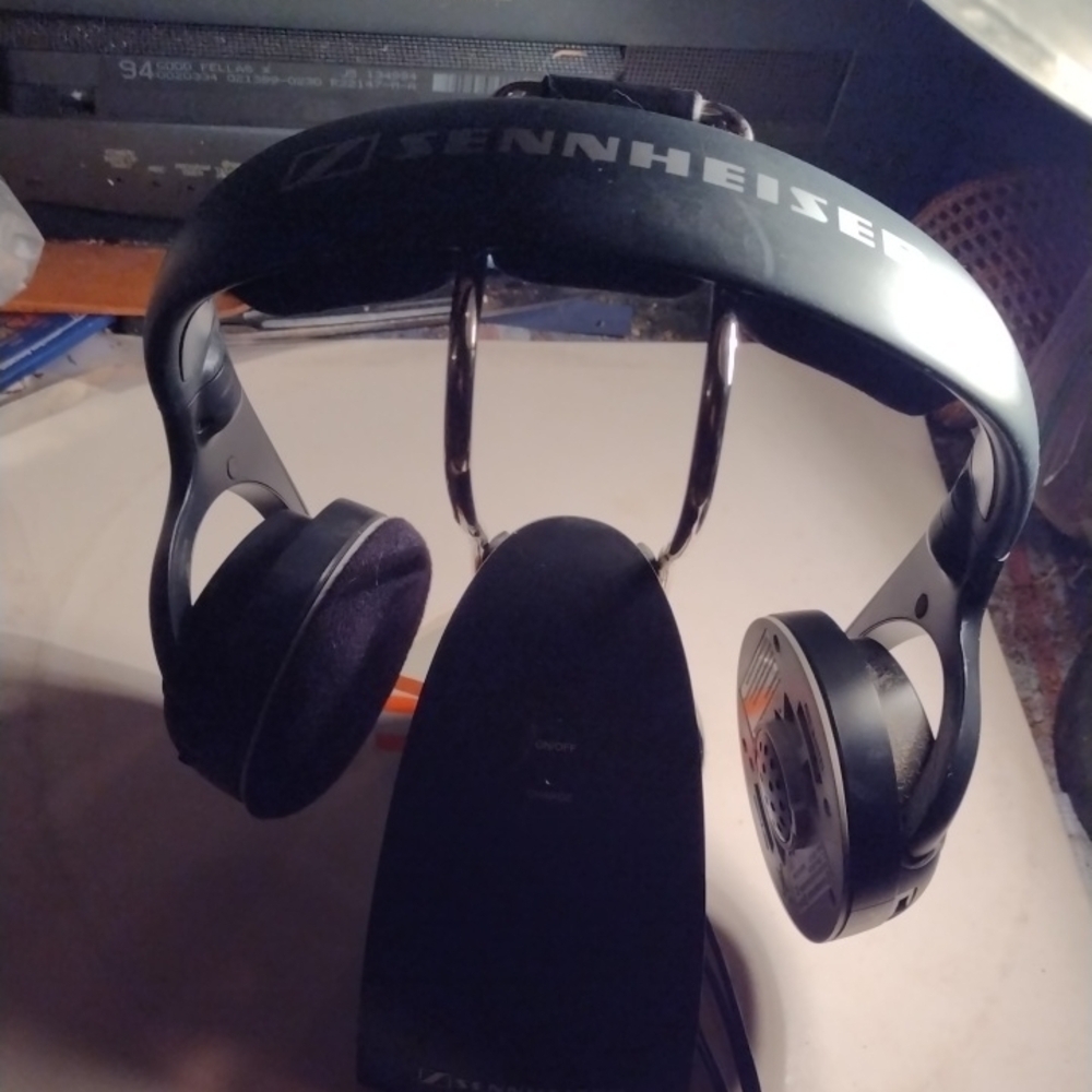 Sennheiser Wireless Headphones - Black tr135